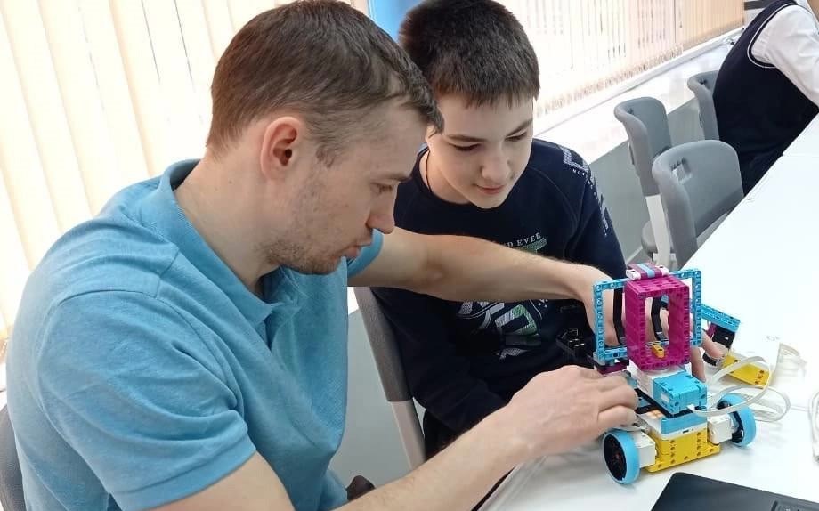 Прошел фестиваль робототехники